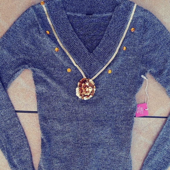 Poof NWT Christmas Sweater sz Sm Gray Gold Sequins - Picture 10 of 13